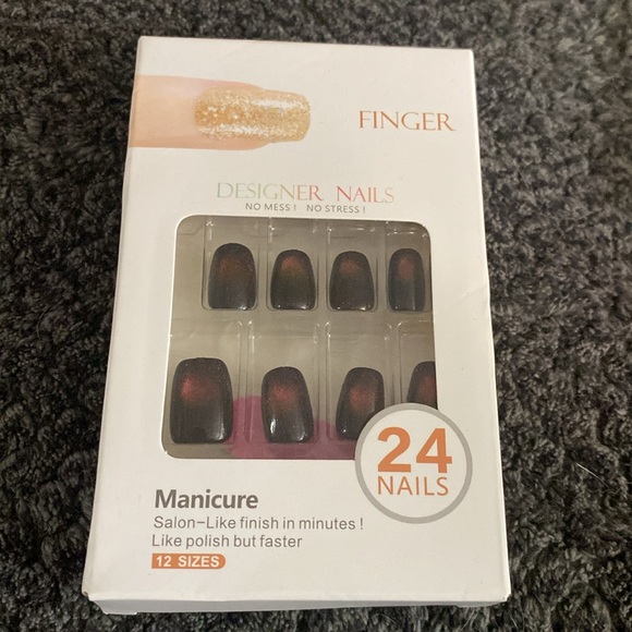 Manicure in minutes! 24 nails in each set! Glue on no mess no stress nails! - Picture 4 of 5